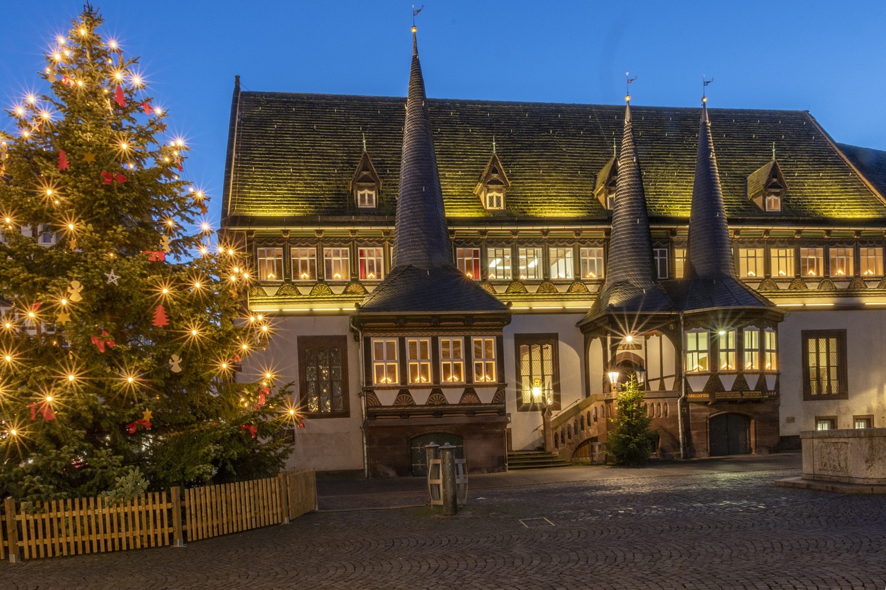 A house with a christmas tree outside